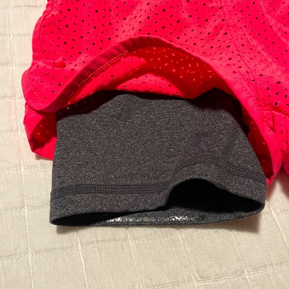 Toddler GapFit Lasercut lined shorts - Picture 2 of 5